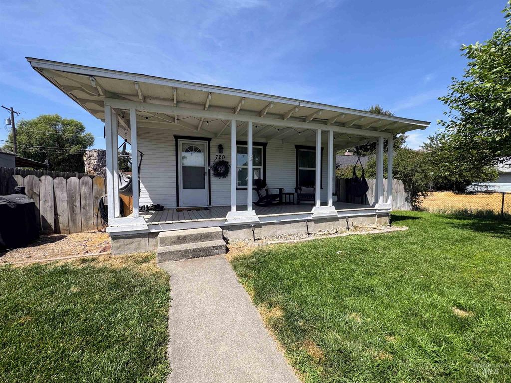 720 4th St., Clarkston, WA 99403