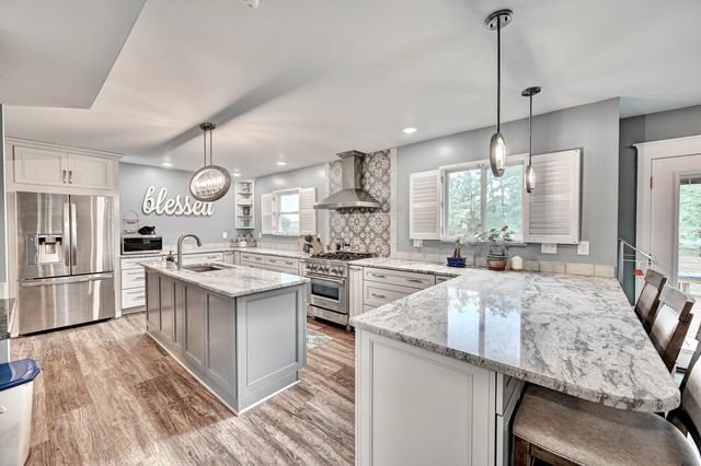 21 Thorne Hill Drive, Florence, KY 41042