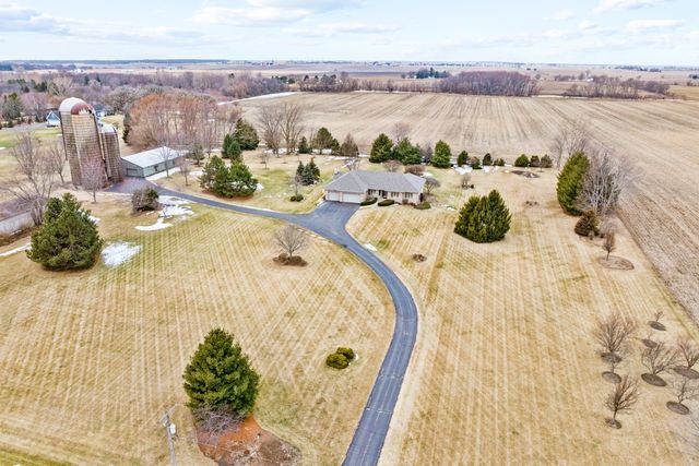 14N850 Engel Road, Hampshire, IL 60140