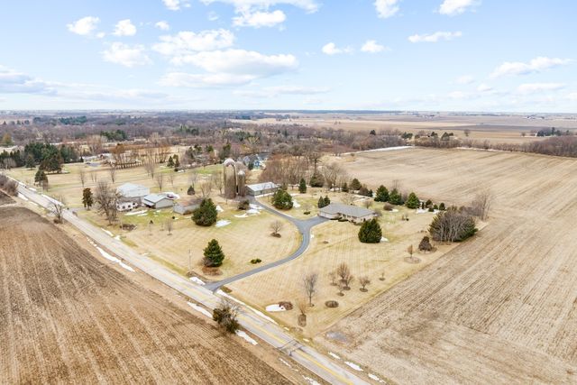 14N850 Engel Road, Hampshire, IL 60140