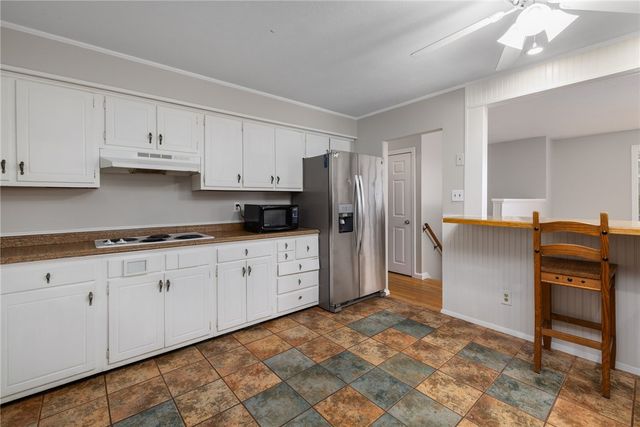 23 Algonquin Drive, Middletown, RI 02842