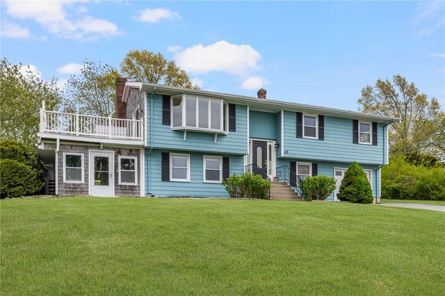 23 Algonquin Drive, Middletown, RI 02842