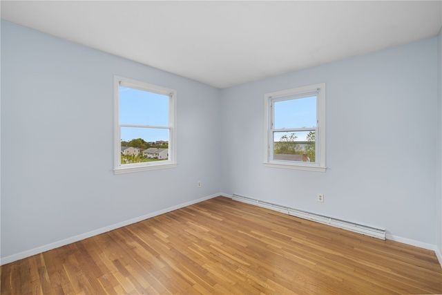 23 Algonquin Drive, Middletown, RI 02842
