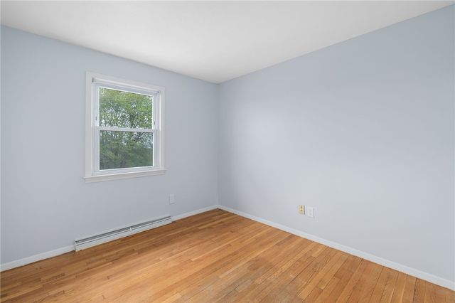 23 Algonquin Drive, Middletown, RI 02842