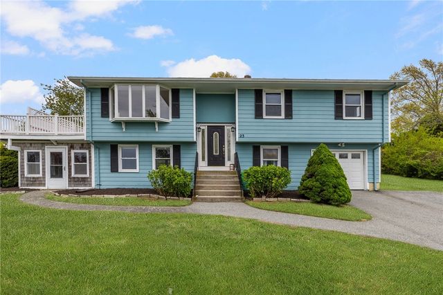 23 Algonquin Drive, Middletown, RI 02842