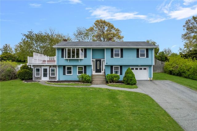 23 Algonquin Drive, Middletown, RI 02842