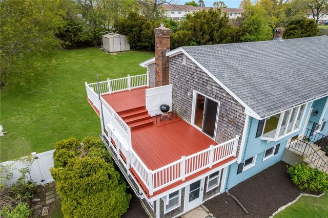 23 Algonquin Drive, Middletown, RI 02842
