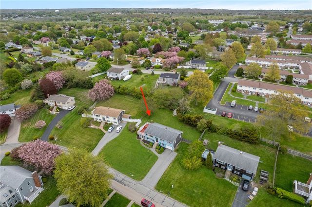 23 Algonquin Drive, Middletown, RI 02842
