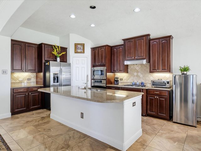 2521 Twisting Pine Court, Houston, TX 77345