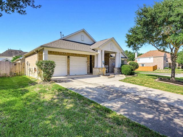 2521 Twisting Pine Court, Houston, TX 77345