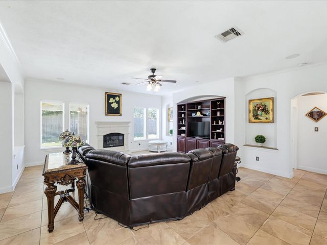 2521 Twisting Pine Court, Houston, TX 77345