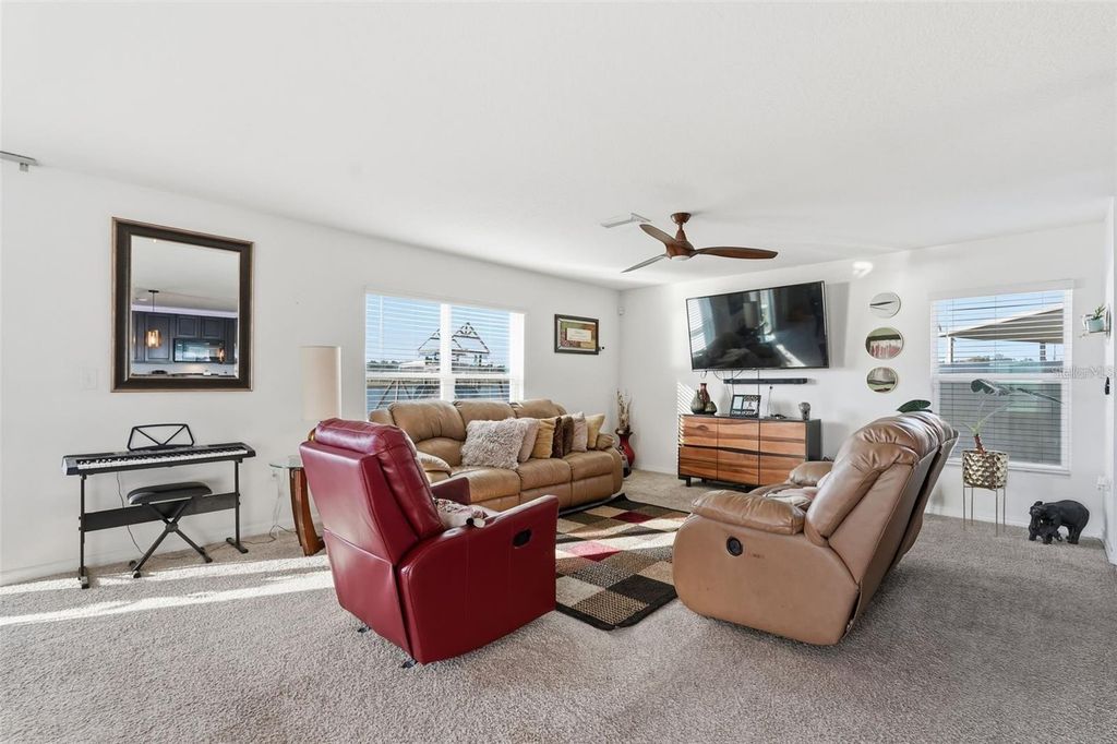 Image 12 of property listing at 7811 DAVIE RAY DRIVE, Zephyrhills, FL 33540