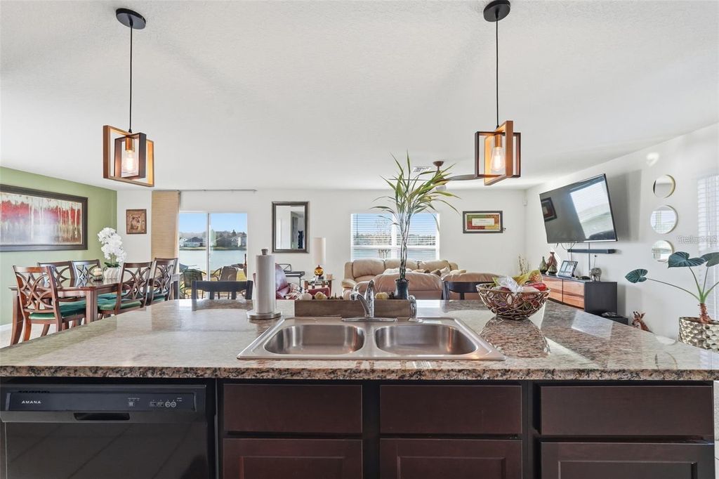 Image 10 of property listing at 7811 DAVIE RAY DRIVE, Zephyrhills, FL 33540