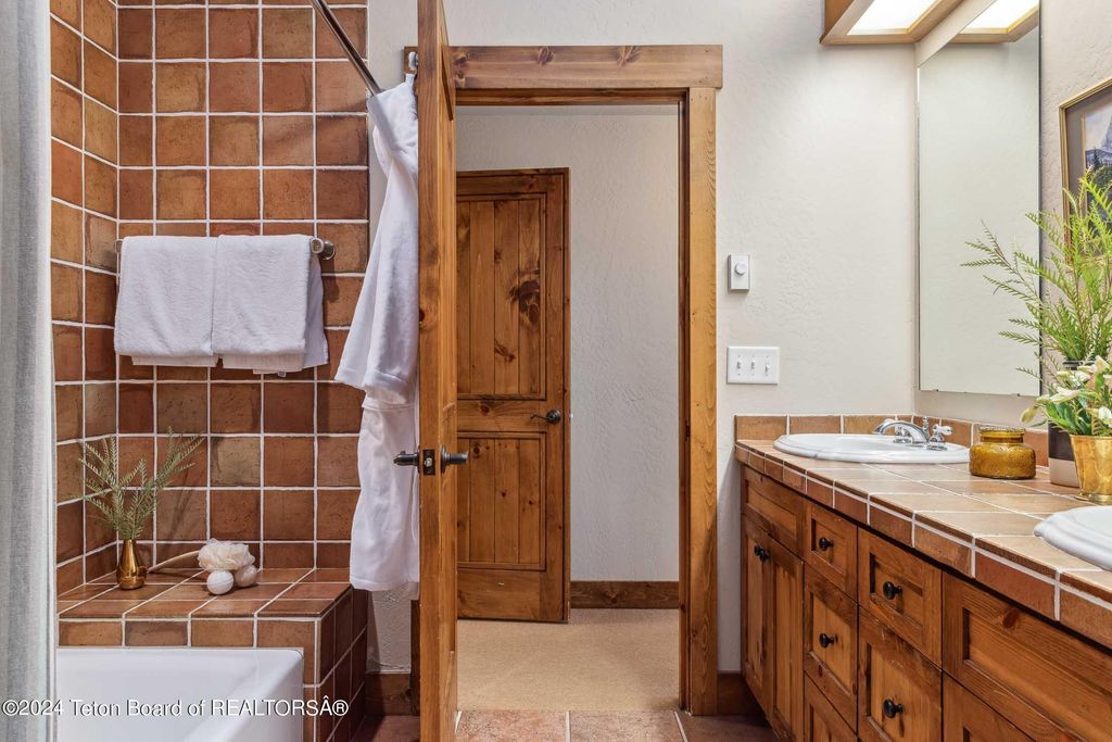 7592 OBSIDIAN Road, Teton Village, WY 83025 photo 30