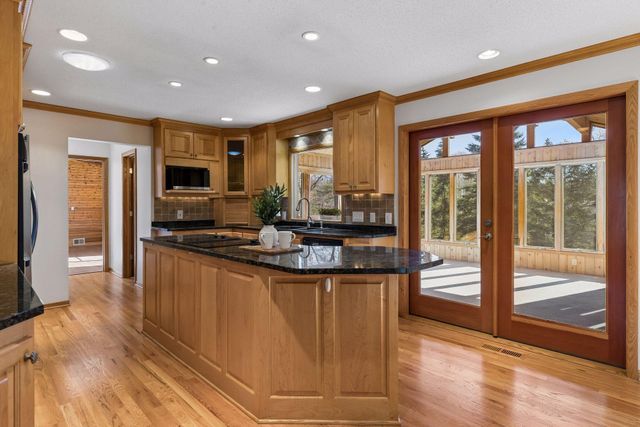 1120 Vagabond Lane N, Plymouth, MN 55447