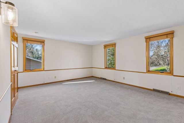 1120 Vagabond Lane N, Plymouth, MN 55447