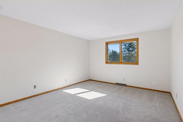 1120 Vagabond Lane N, Plymouth, MN 55447