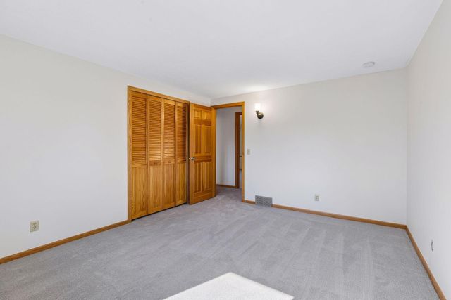 1120 Vagabond Lane N, Plymouth, MN 55447
