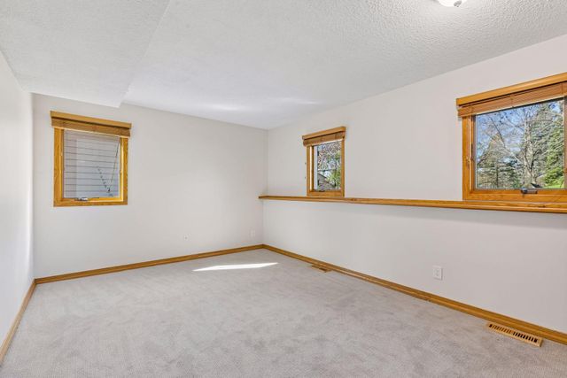 1120 Vagabond Lane N, Plymouth, MN 55447
