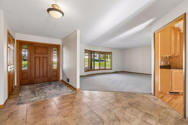 1120 Vagabond Lane N, Plymouth, MN 55447