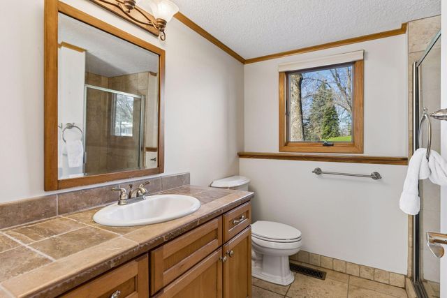1120 Vagabond Lane N, Plymouth, MN 55447