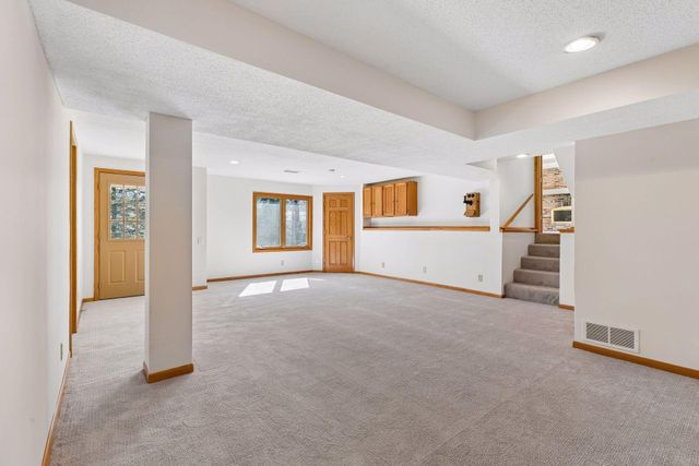 1120 Vagabond Lane N, Plymouth, MN 55447