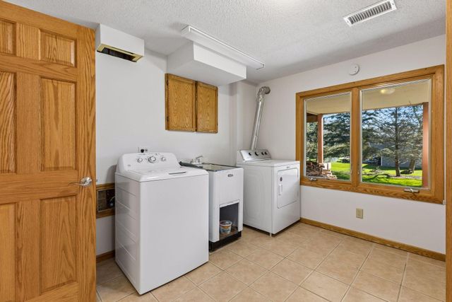 1120 Vagabond Lane N, Plymouth, MN 55447