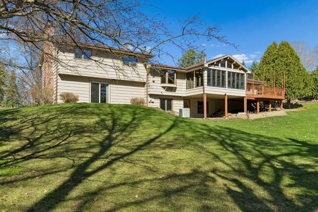 1120 Vagabond Lane N, Plymouth, MN 55447