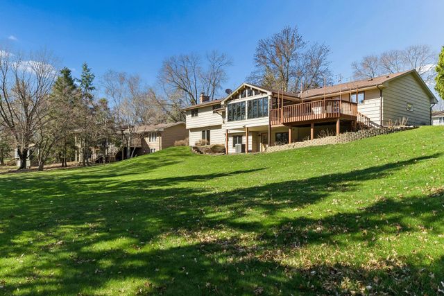 1120 Vagabond Lane N, Plymouth, MN 55447