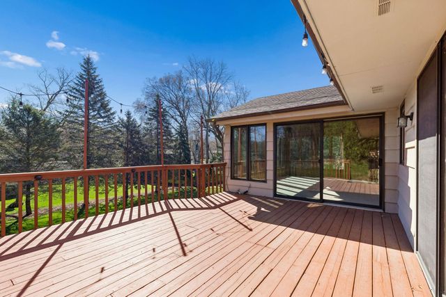 1120 Vagabond Lane N, Plymouth, MN 55447