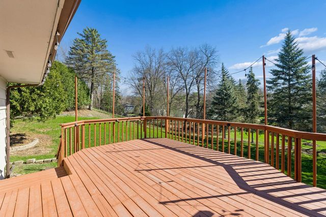 1120 Vagabond Lane N, Plymouth, MN 55447