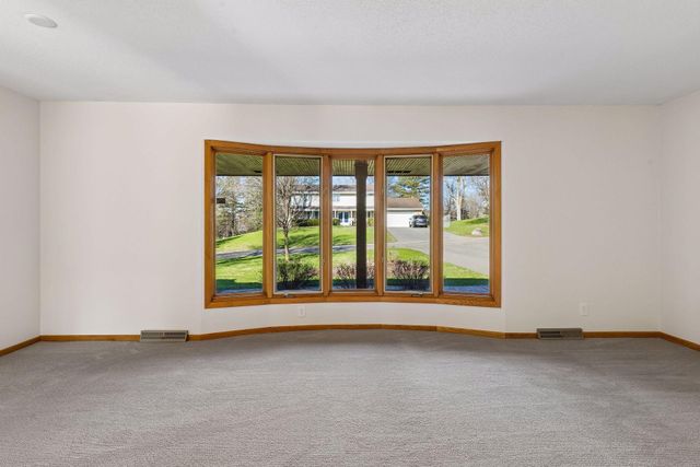 1120 Vagabond Lane N, Plymouth, MN 55447