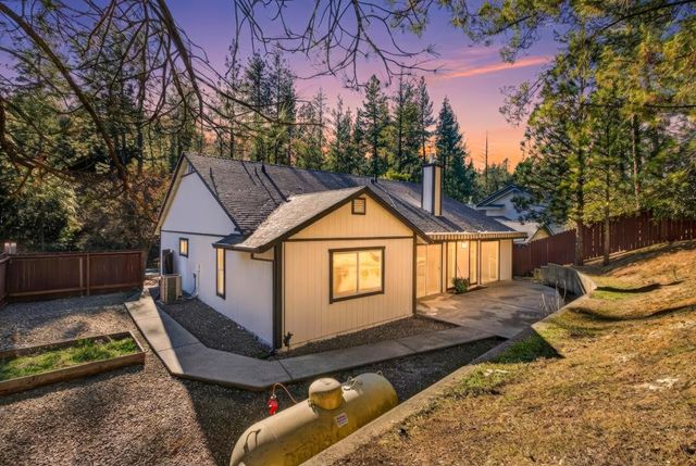 1131 Bush Ct, Placerville, CA 95667