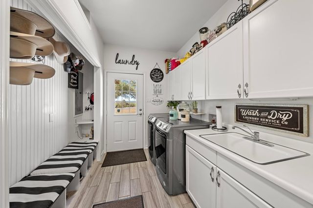 126 W Hunters Pointe Dr, Kerrville, TX 78028