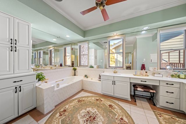 126 W Hunters Pointe Dr, Kerrville, TX 78028