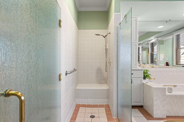 126 W Hunters Pointe Dr, Kerrville, TX 78028