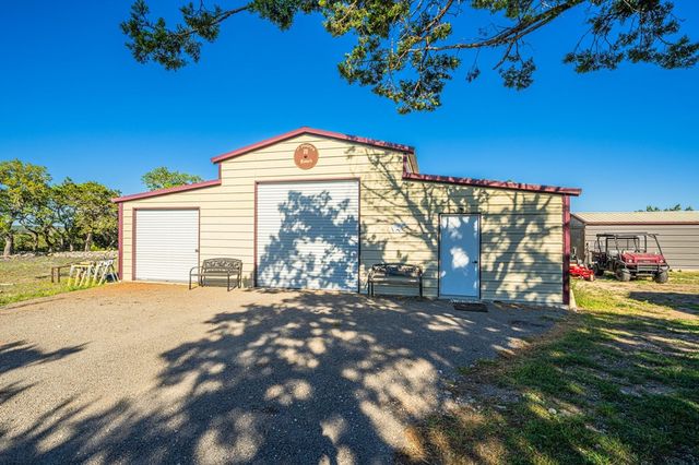126 W Hunters Pointe Dr, Kerrville, TX 78028