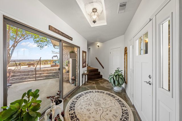126 W Hunters Pointe Dr, Kerrville, TX 78028