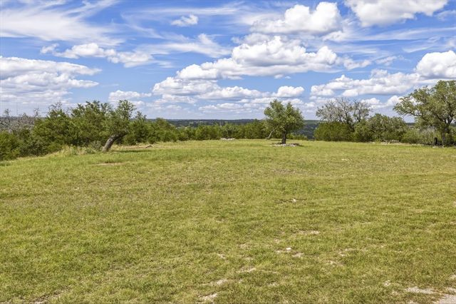 126 W Hunters Pointe Dr, Kerrville, TX 78028