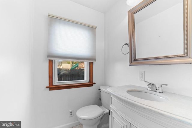 319 S COLES AVE, Maple Shade, NJ 08052