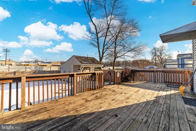 319 S COLES AVE, Maple Shade, NJ 08052