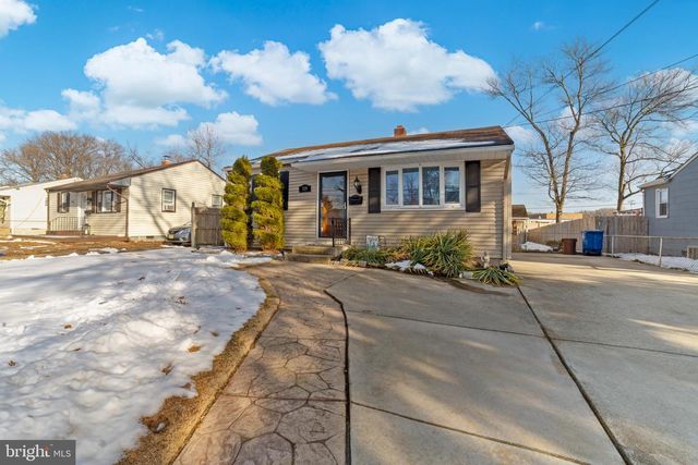 319 S COLES AVE, Maple Shade, NJ 08052