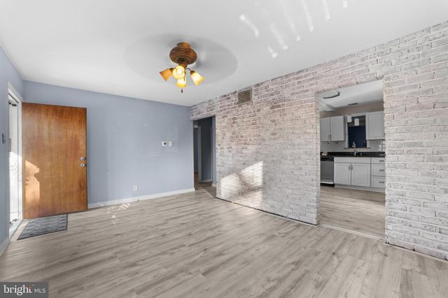 319 S COLES AVE, Maple Shade, NJ 08052