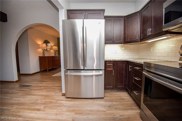 17134 Rabbit Run Drive, Strongsville, OH 44136