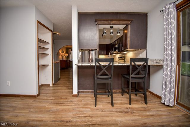 17134 Rabbit Run Drive, Strongsville, OH 44136