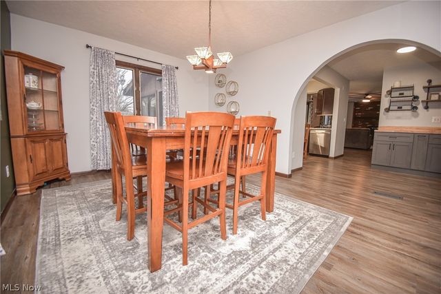 17134 Rabbit Run Drive, Strongsville, OH 44136