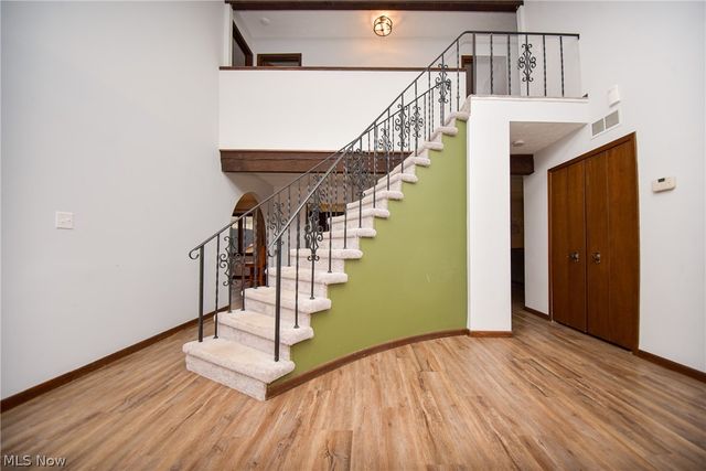 17134 Rabbit Run Drive, Strongsville, OH 44136