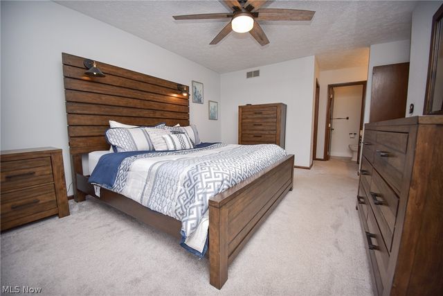 17134 Rabbit Run Drive, Strongsville, OH 44136