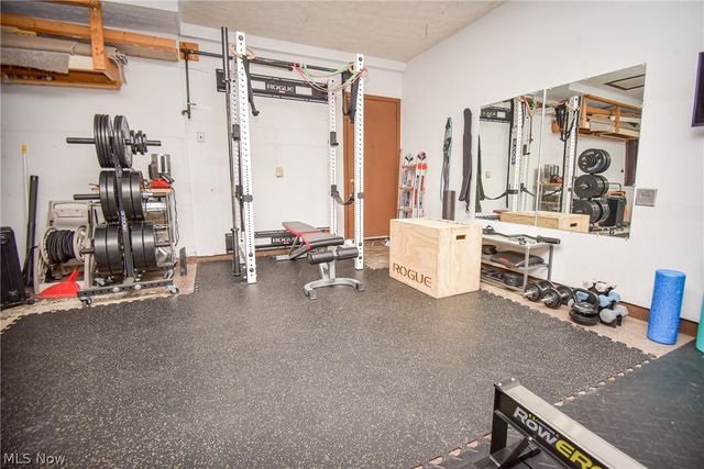 17134 Rabbit Run Drive, Strongsville, OH 44136