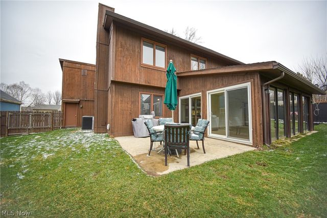 17134 Rabbit Run Drive, Strongsville, OH 44136